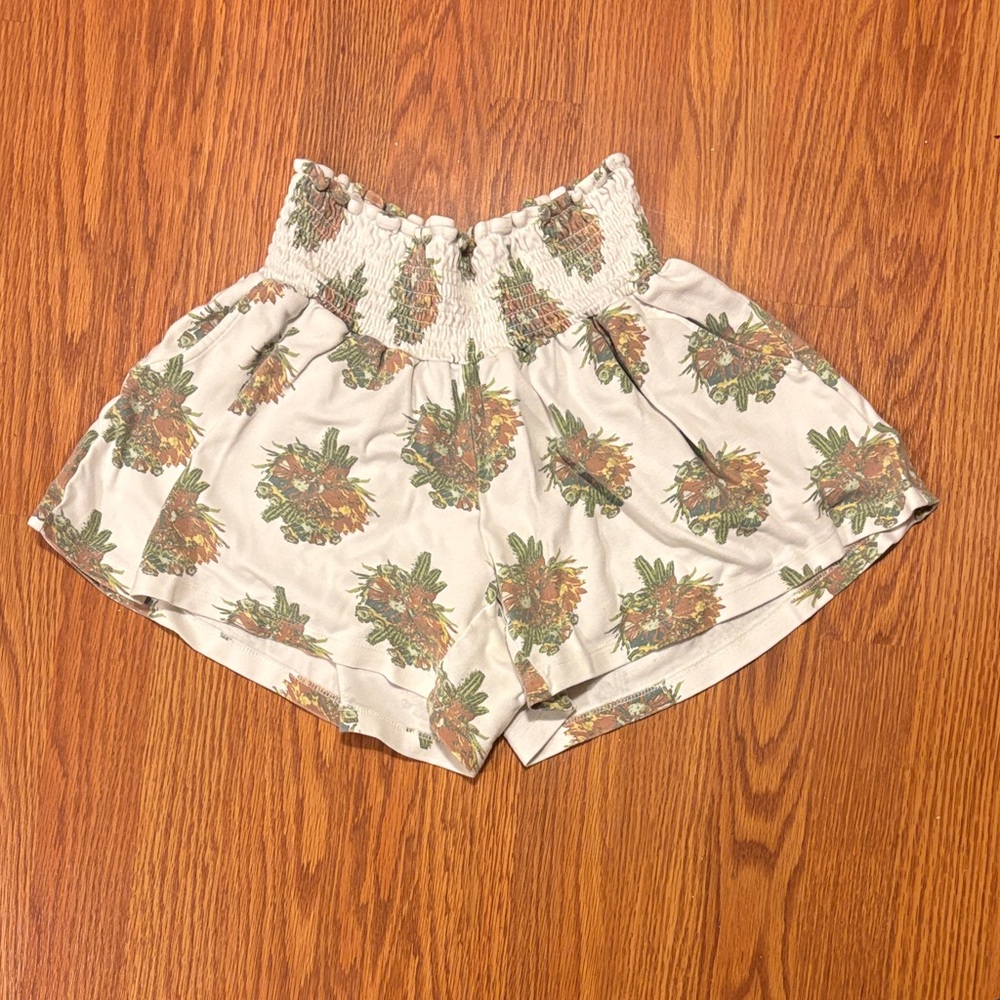 Kate Quinn Cream Floral High-Waisted Shorts